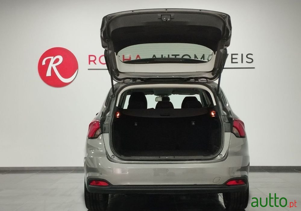 2019' Fiat Tipo Station Wagon photo #5