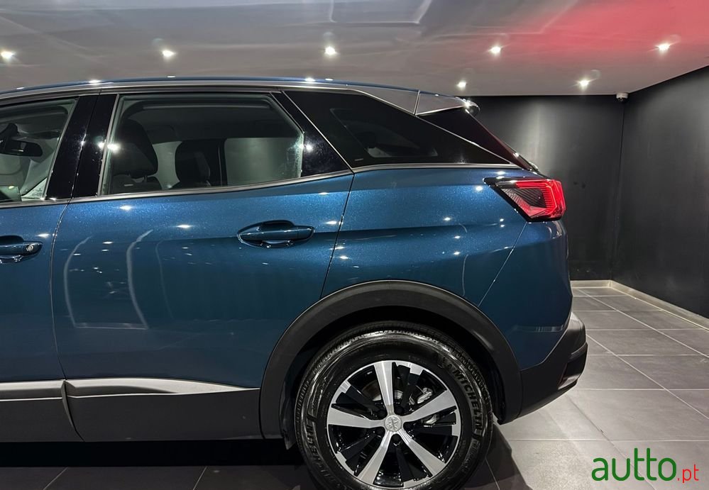 2022' Peugeot 3008 photo #5