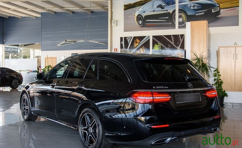 2022' Mercedes-Benz E 300 photo #5