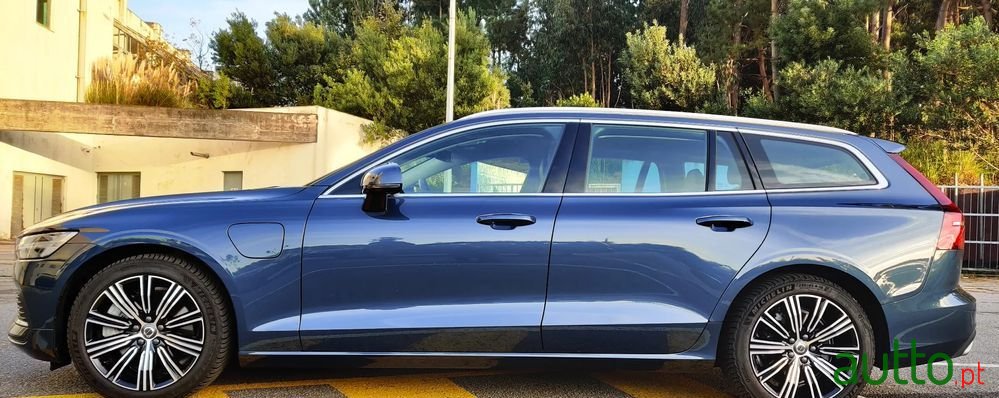 2020' Volvo V60 photo #5