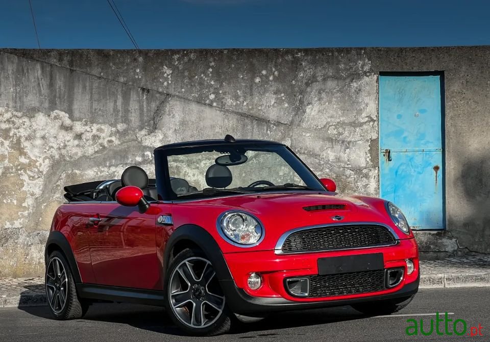 2011' MINI Cooper photo #2