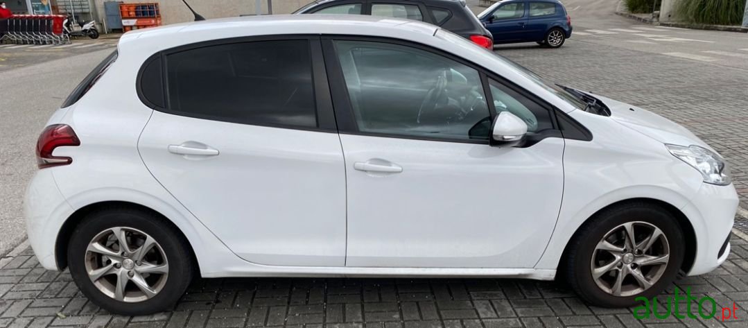 2015' Peugeot 208 photo #1