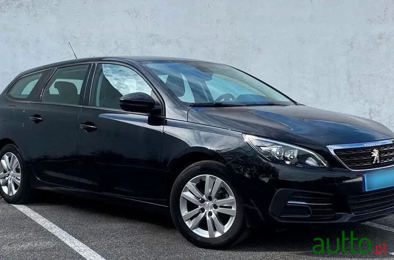 2021' Peugeot 308 Sw photo #1