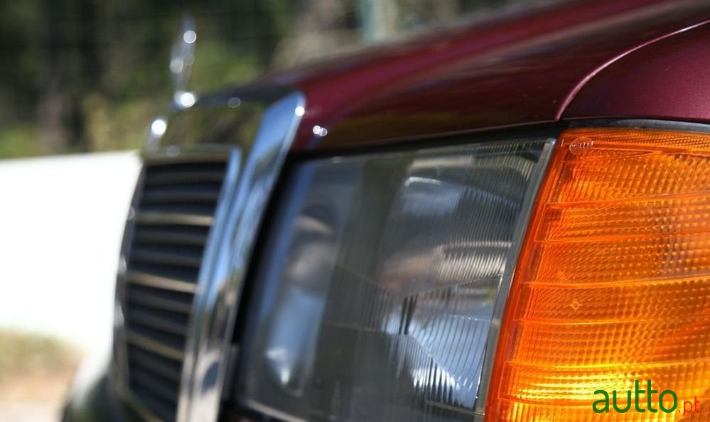 1986' Mercedes-Benz 200 Standard photo #5