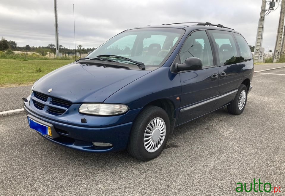 2000' Chrysler Grand Voyager photo #3