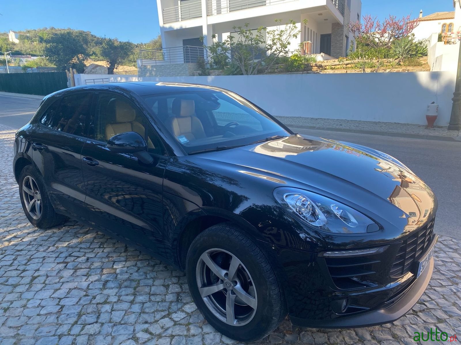2018' Porsche Macan photo #1