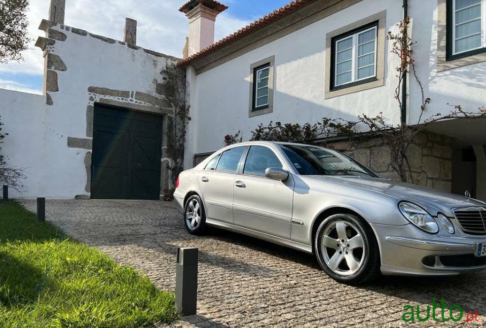 2003' Mercedes-Benz E-320 photo #3