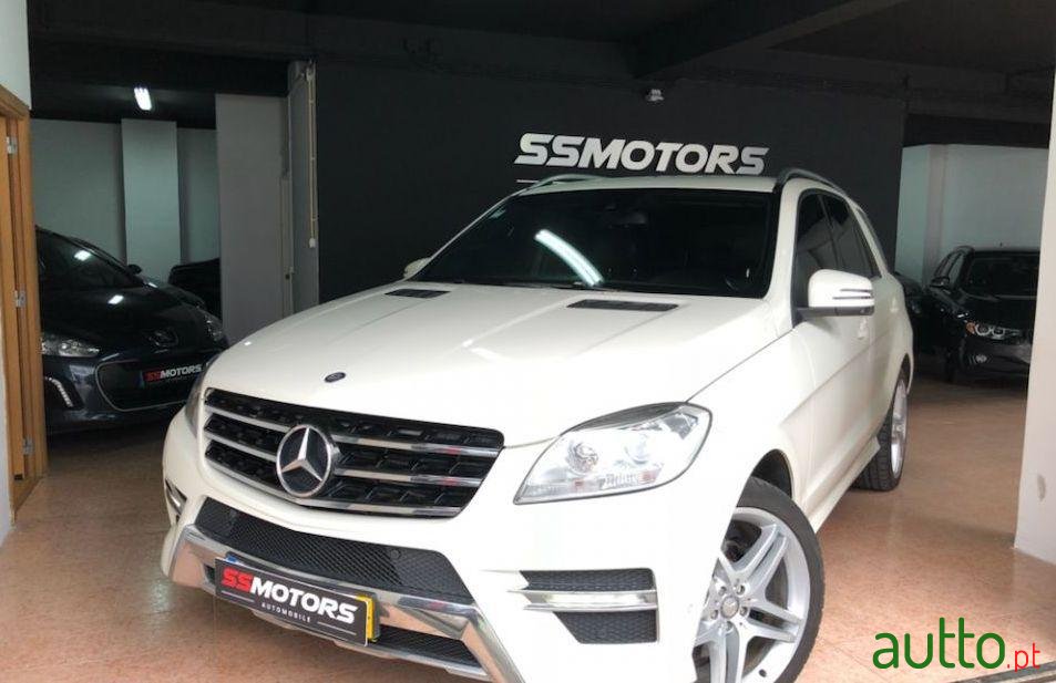 2012' Mercedes-Benz ML 250 photo #2