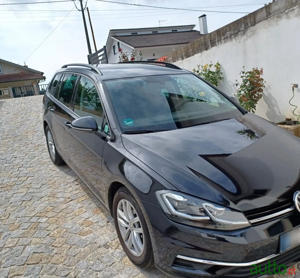 2019' Volkswagen Golf Variant photo #1