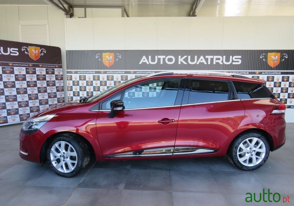 2018' Renault Clio Sport Tourer photo #4