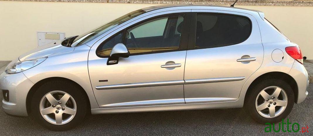 2010' Peugeot 207 photo #3