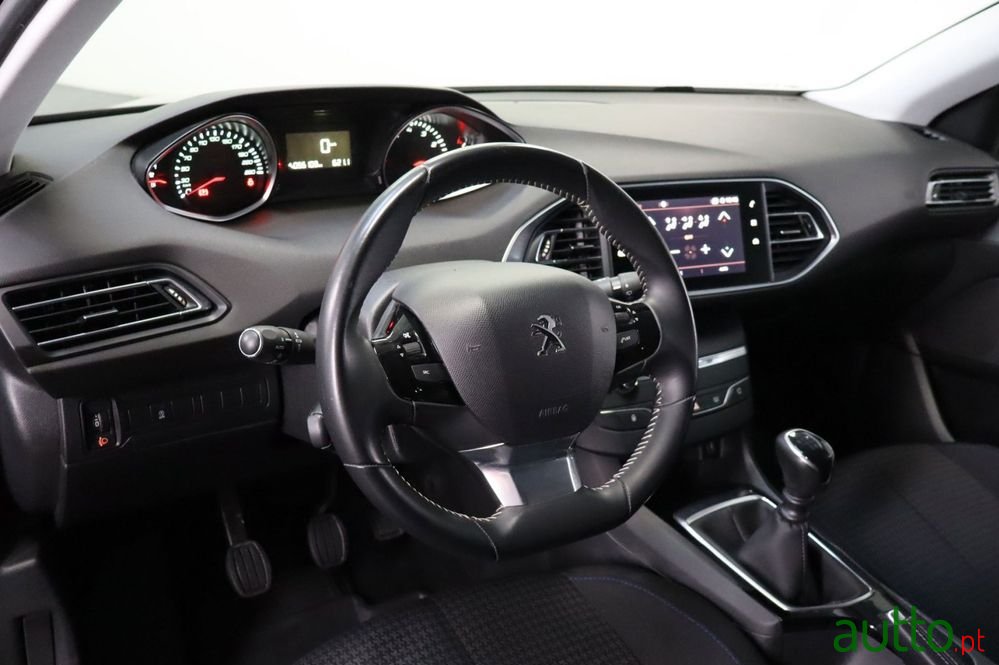 2020' Peugeot 308 Sw photo #6