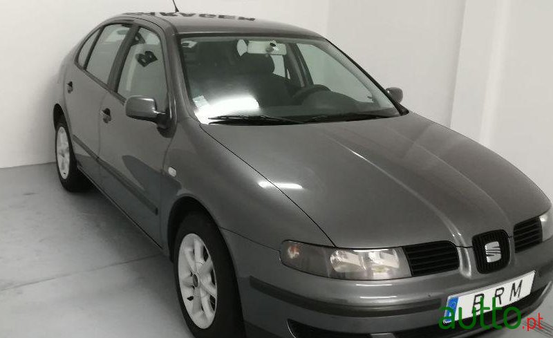 2001' SEAT Leon photo #1