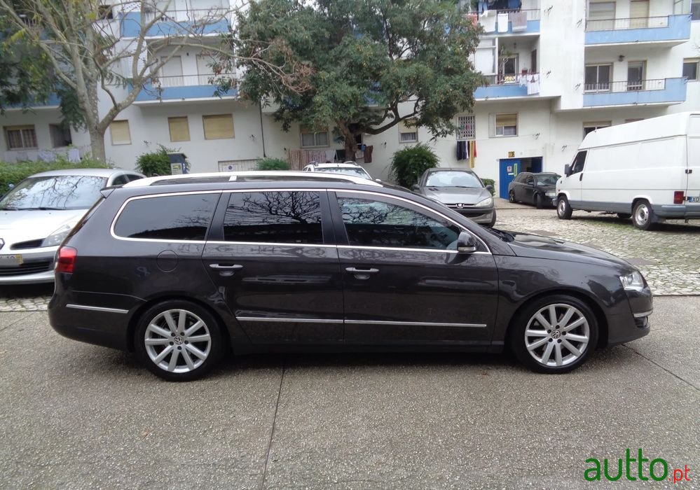 2009' Volkswagen Passat Variant photo #4