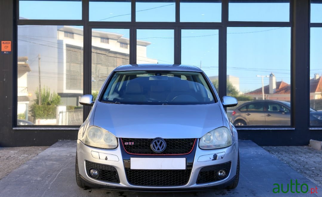 2006' Volkswagen Golf photo #2