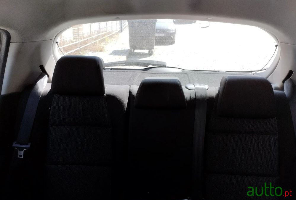 2009' Peugeot 207 1.4 Hdi Sport photo #2