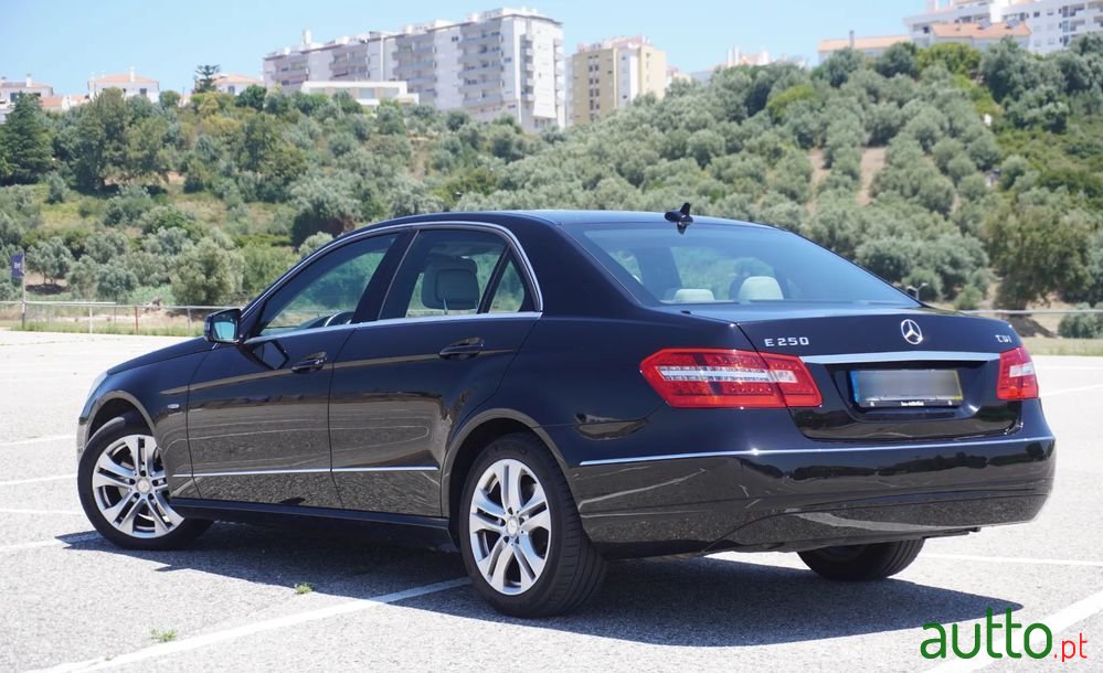 2010' Mercedes-Benz E 250 photo #4