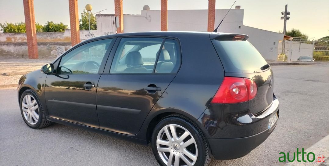 2007' Volkswagen Golf photo #2