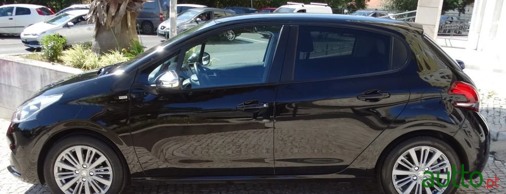 2016' Peugeot 208 photo #6