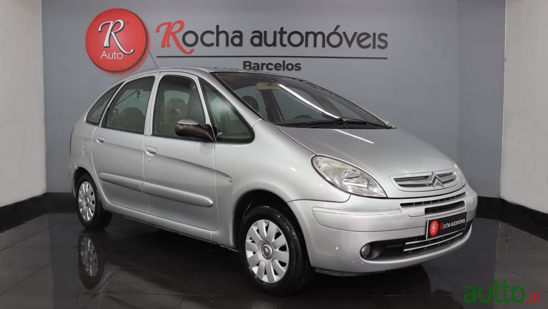 2004' Citroen Xsara Picasso photo #3