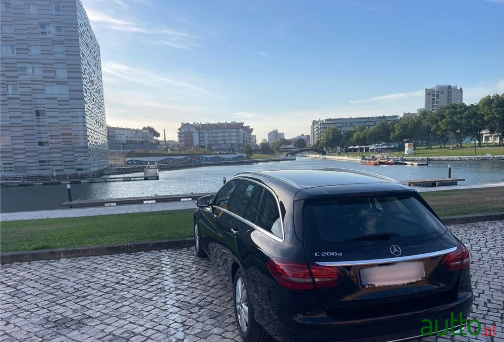 2019' Mercedes-Benz Classe C photo #6