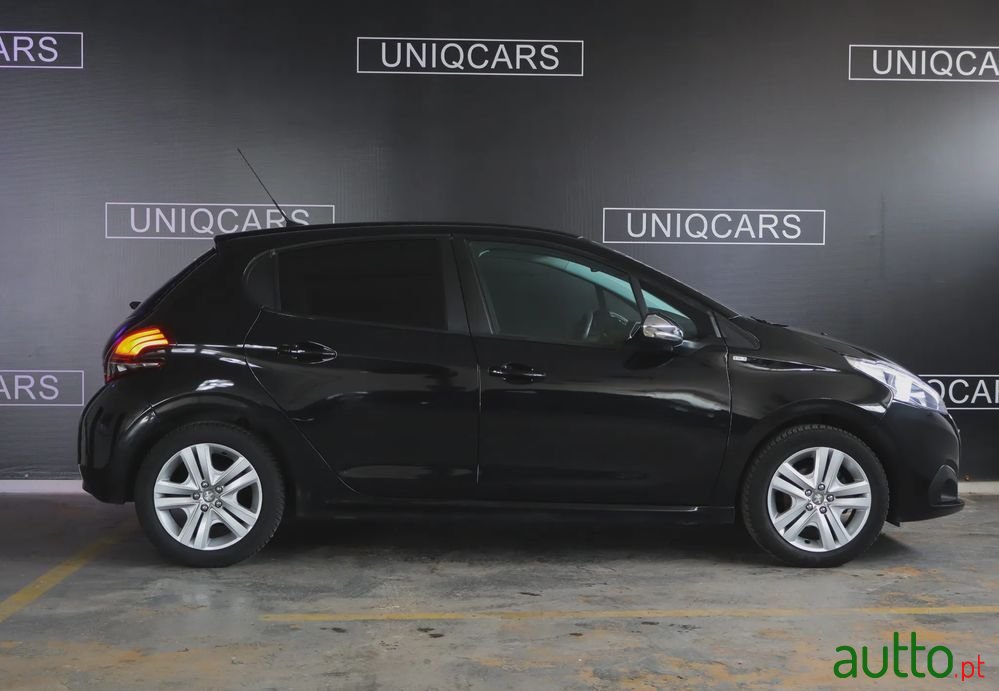 2016' Peugeot 208 photo #6