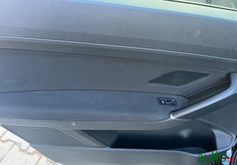 2017' Volkswagen Touran Confortline photo #5