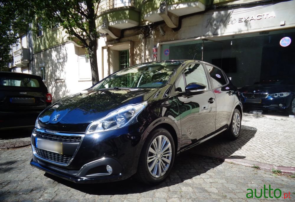2019' Peugeot 208 photo #1