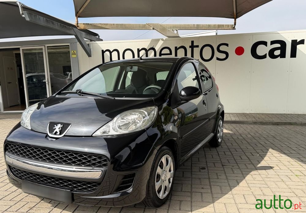 2010' Peugeot 107 1.0 Active 2-Tronic photo #2