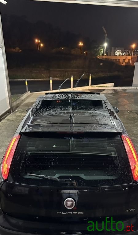 2010' Fiat Punto Evo photo #5