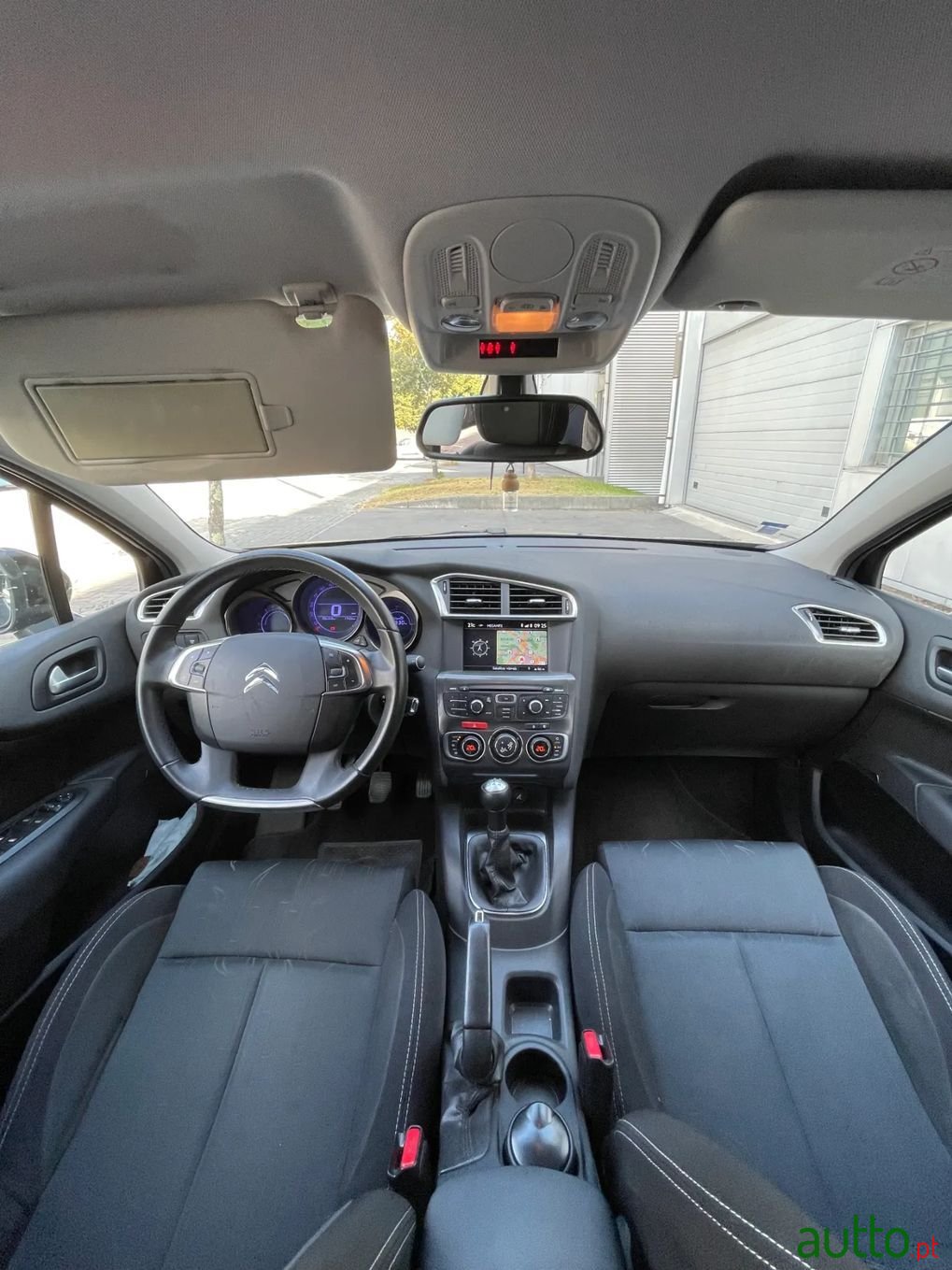 2012' Citroen C4 photo #2