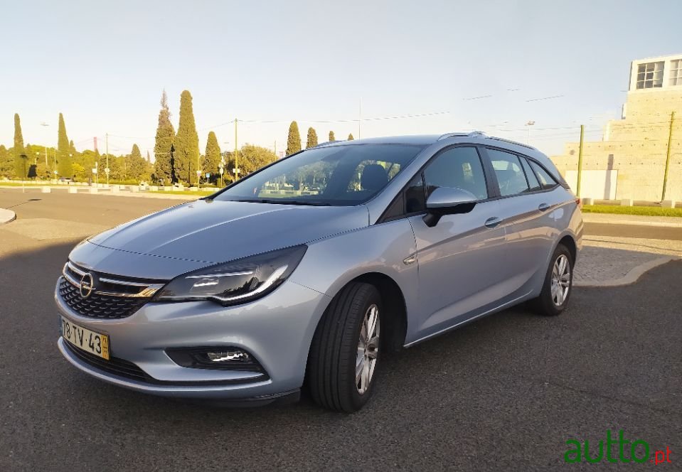 2017' Opel Astra Sports Tourer photo #1
