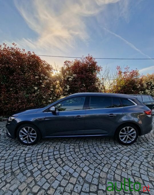 2017' Renault Megane Sport Tourer photo #5