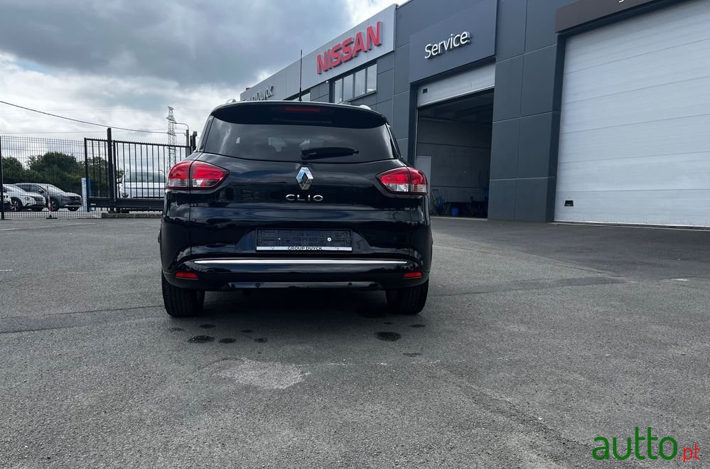 2019' Renault Clio Sport Tourer photo #5