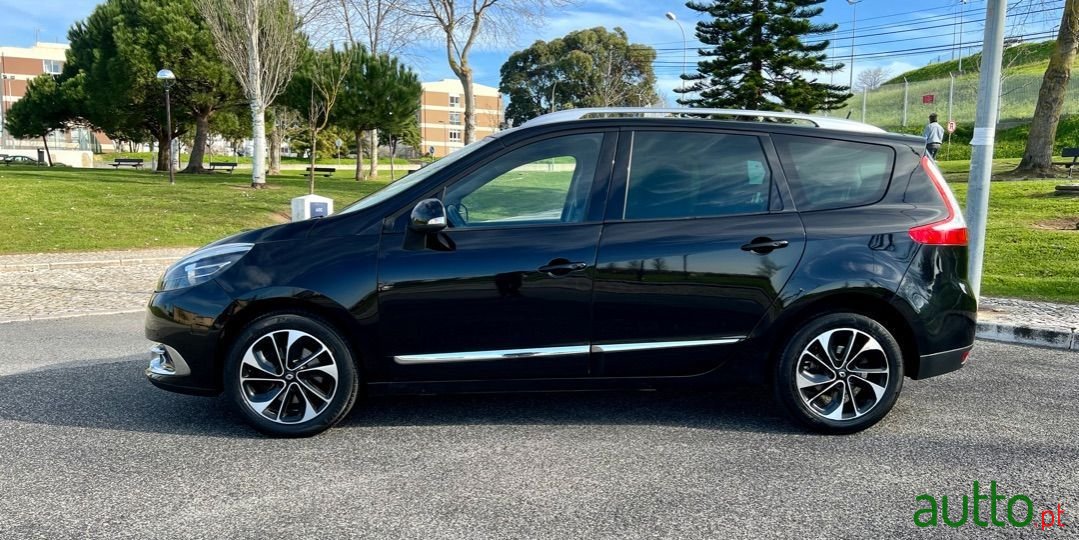 2015' Renault Grand Scenic photo #4