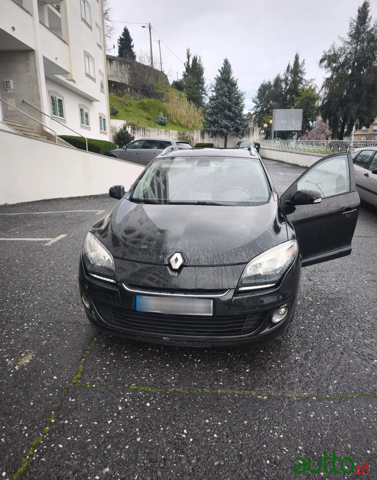 2013' Renault Megane Sport Tourer photo #1