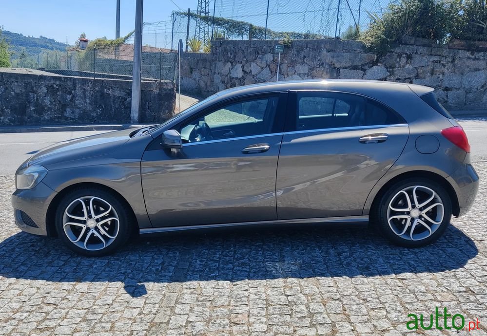 2013' Mercedes-Benz Classe A photo #2