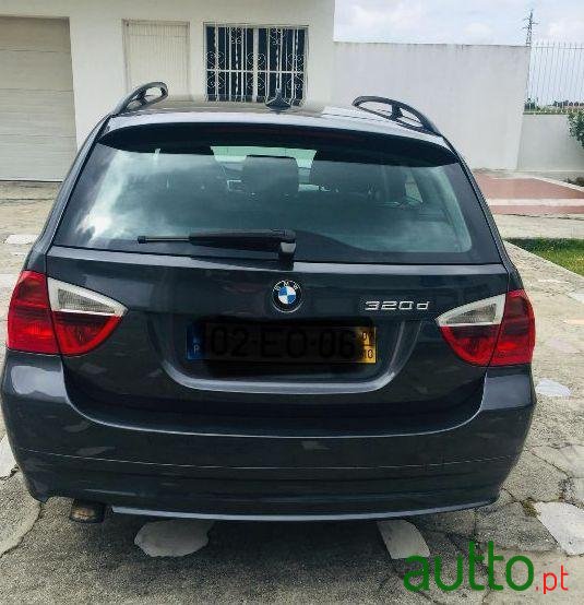 2007' BMW 320 D Touring photo #2
