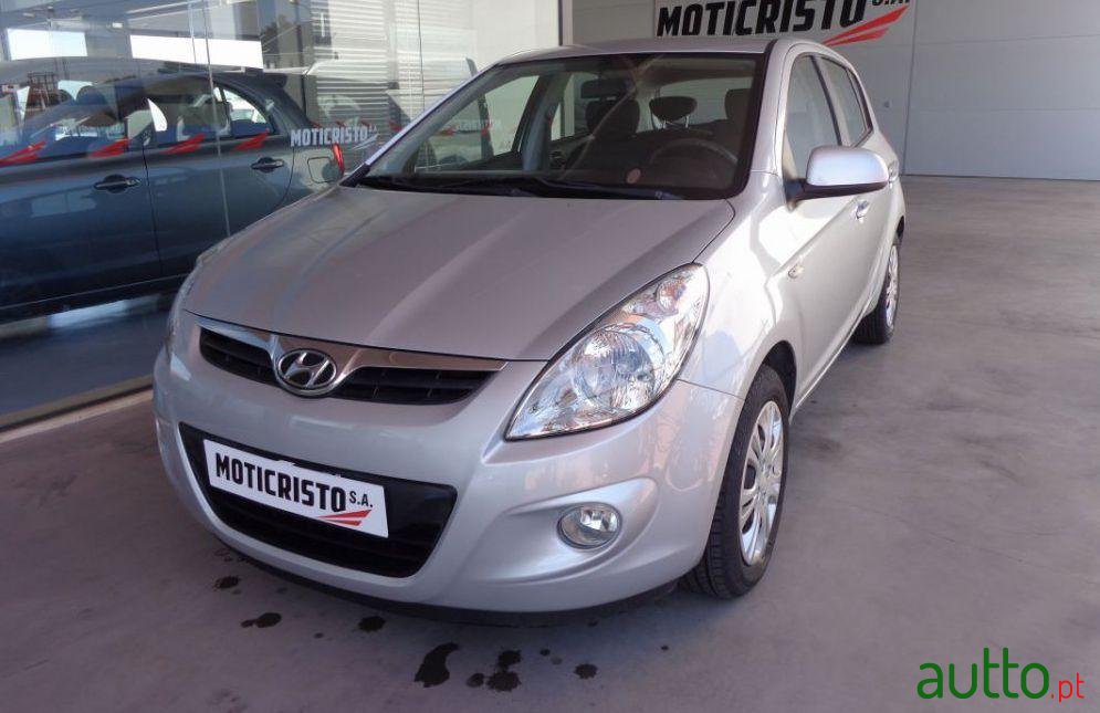 2010' Hyundai i20 1.2 CLASSIC photo #2