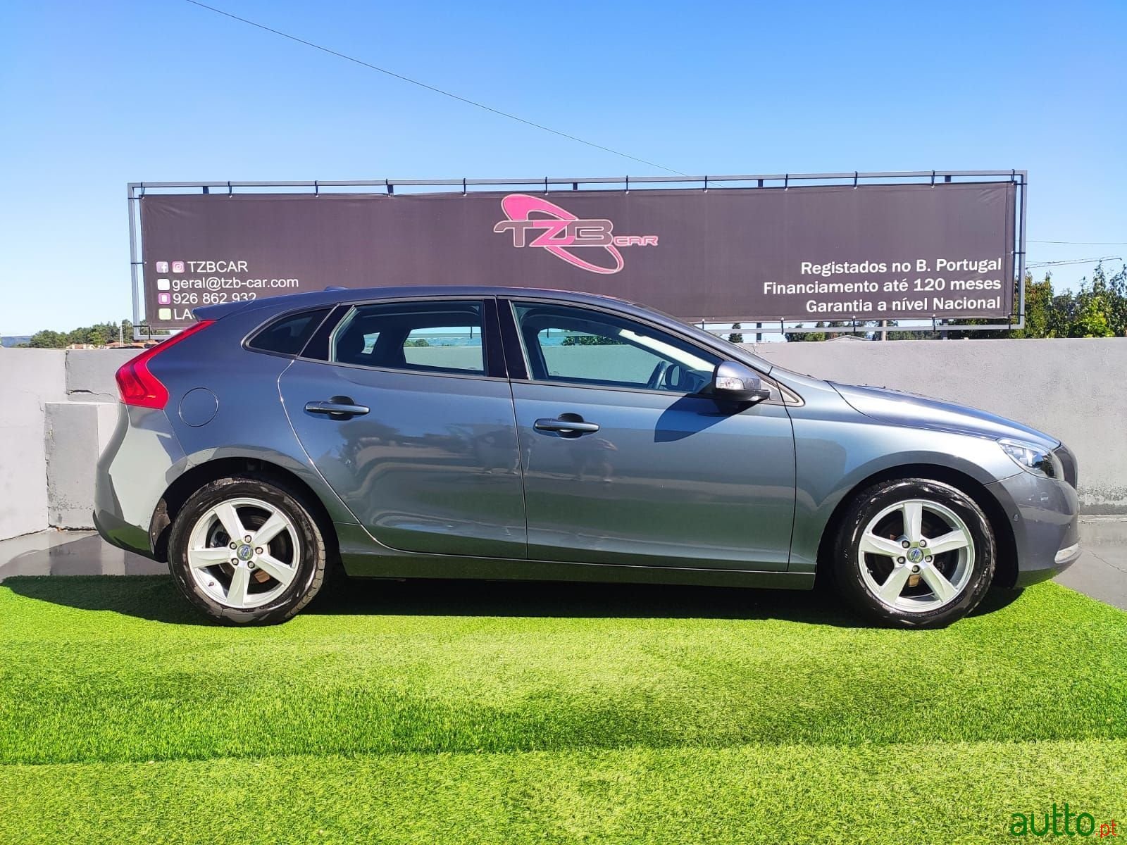 2014' Volvo V40 photo #6
