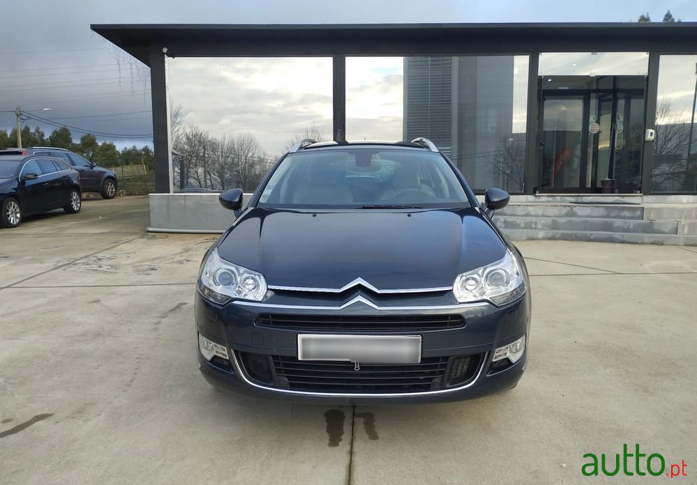 2010' Citroen C5 Tourer photo #2