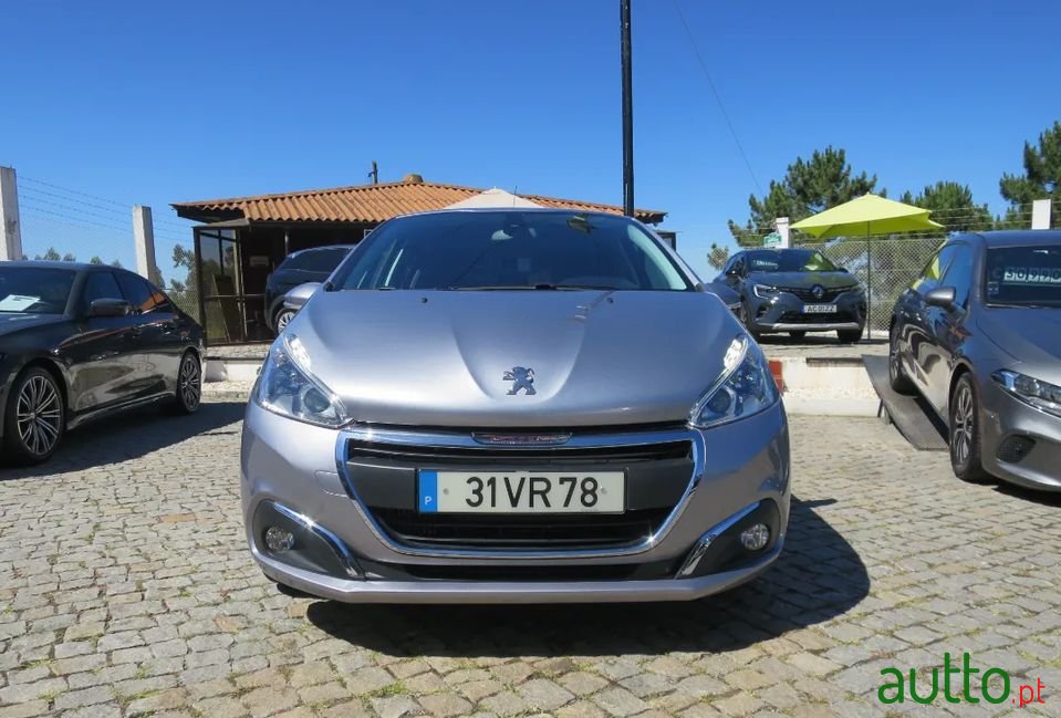 2018' Peugeot 208 photo #2