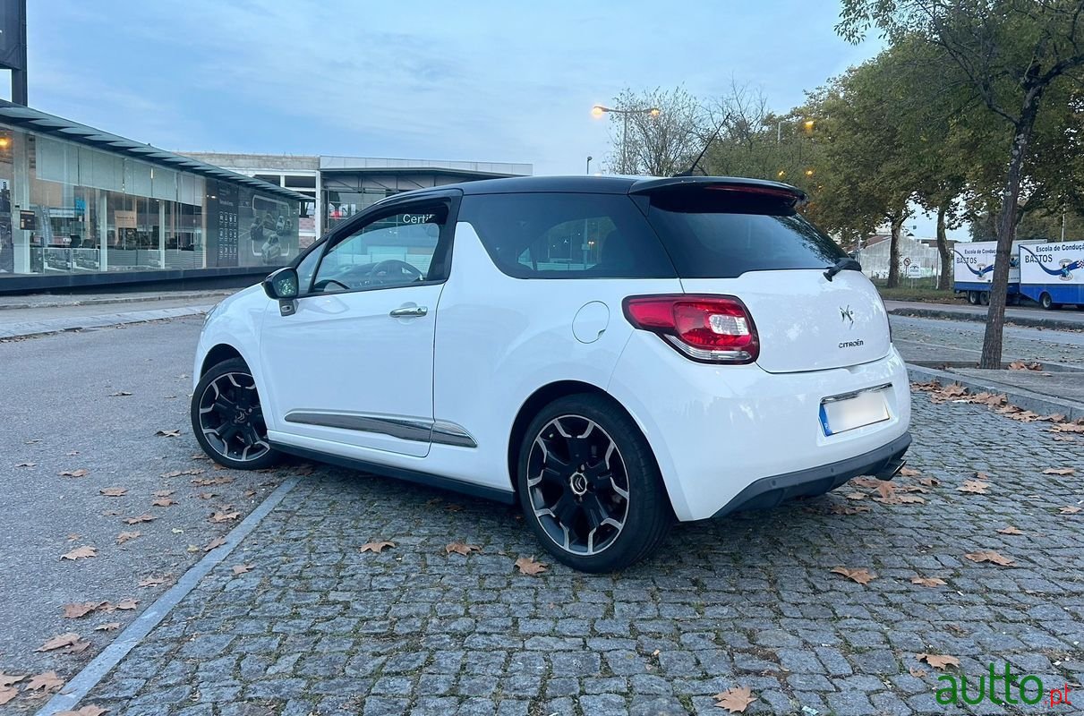 2011' Citroen DS3 photo #3