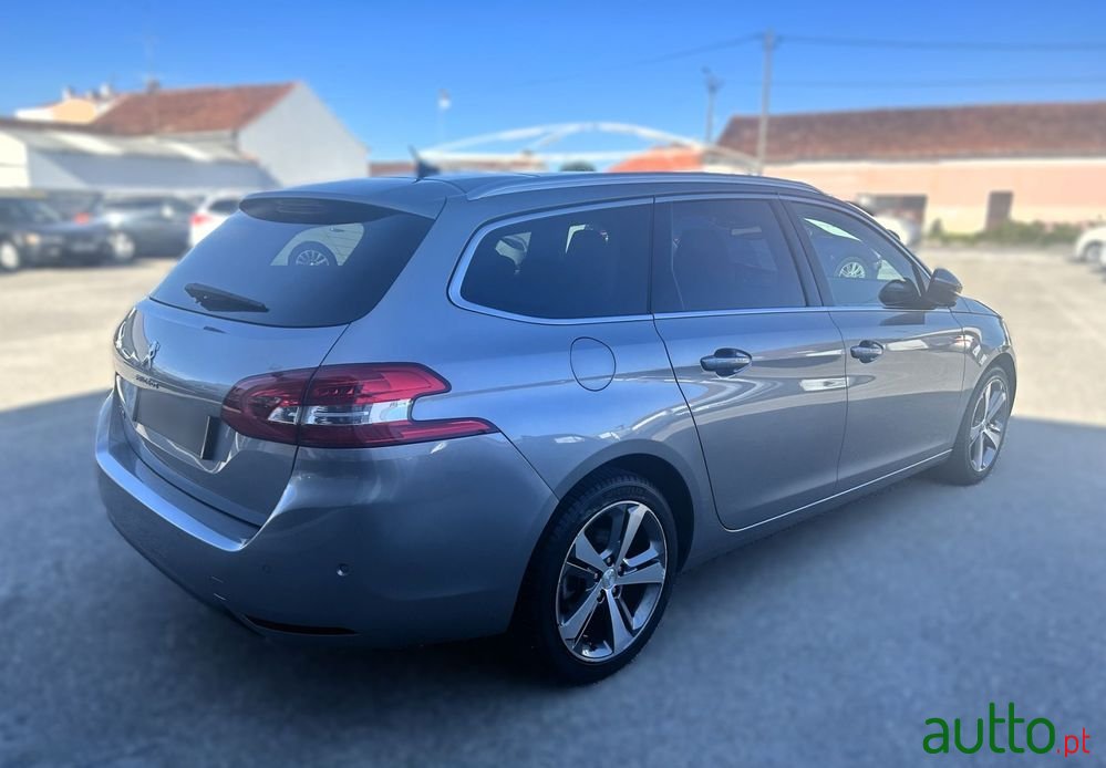 2015' Peugeot 308 photo #4