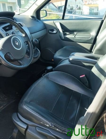 2009' Renault Scenic 1.5 Dci Confort photo #5