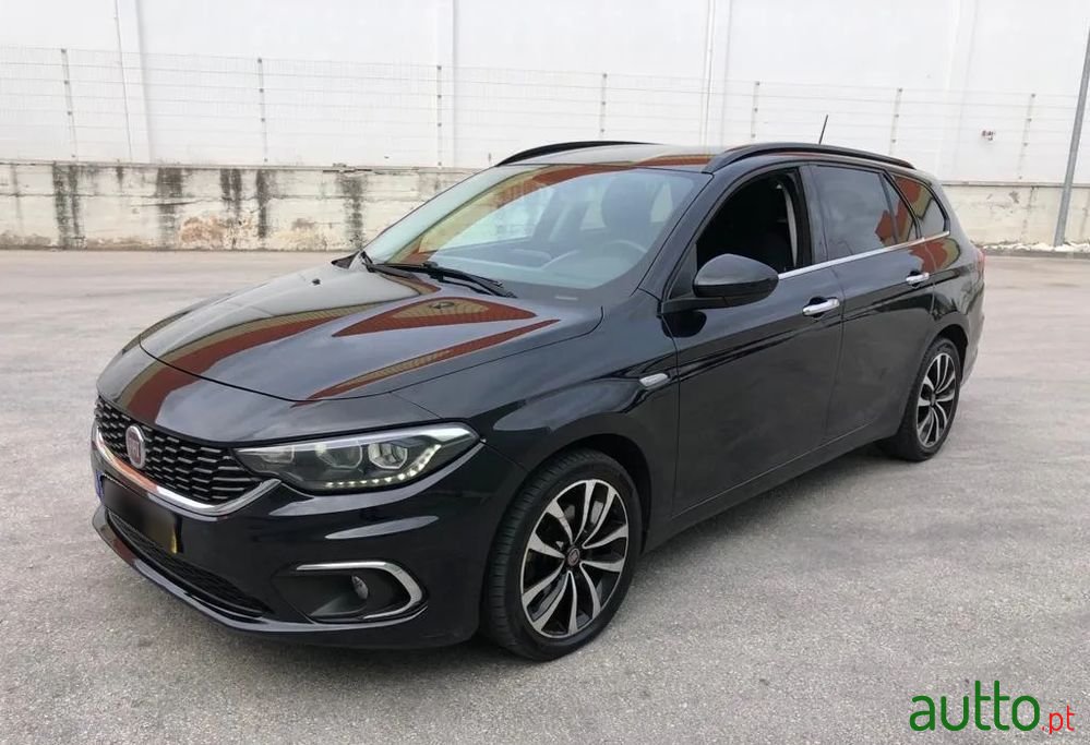 2018' Fiat Tipo Station Wagon photo #1