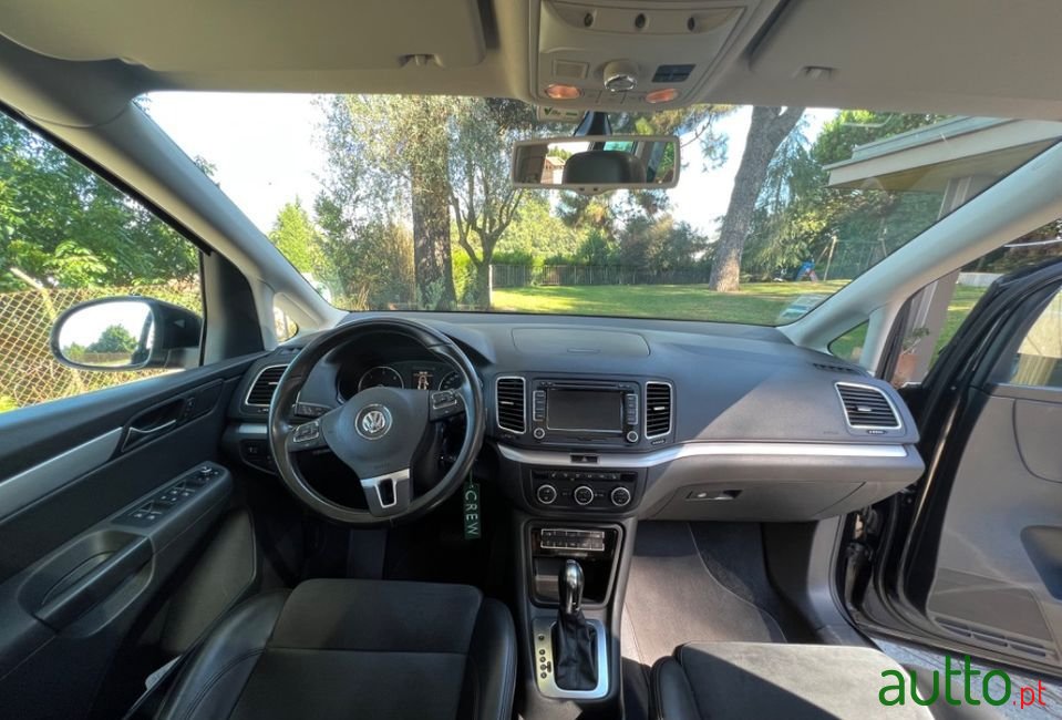 2012' Volkswagen Sharan photo #3