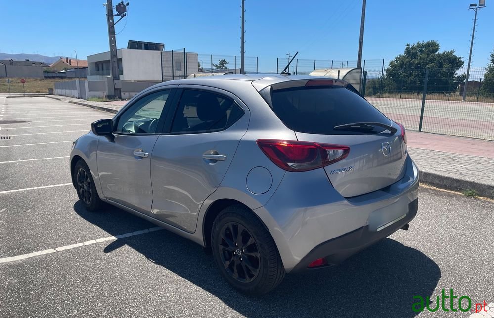 2015' Mazda 2 photo #4