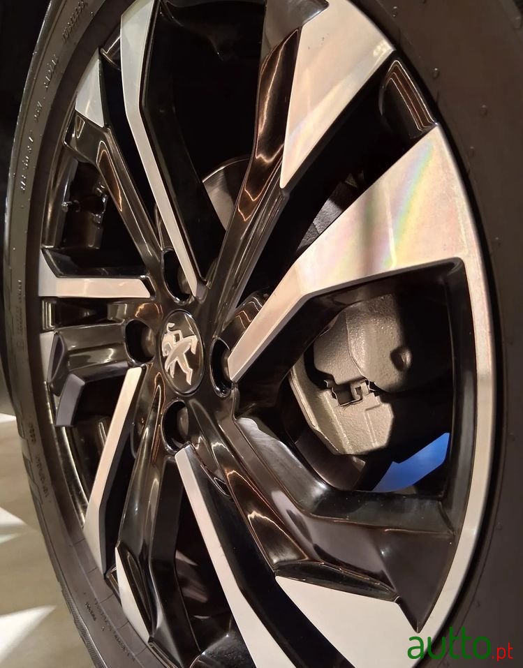 2022' Peugeot 2008 photo #5