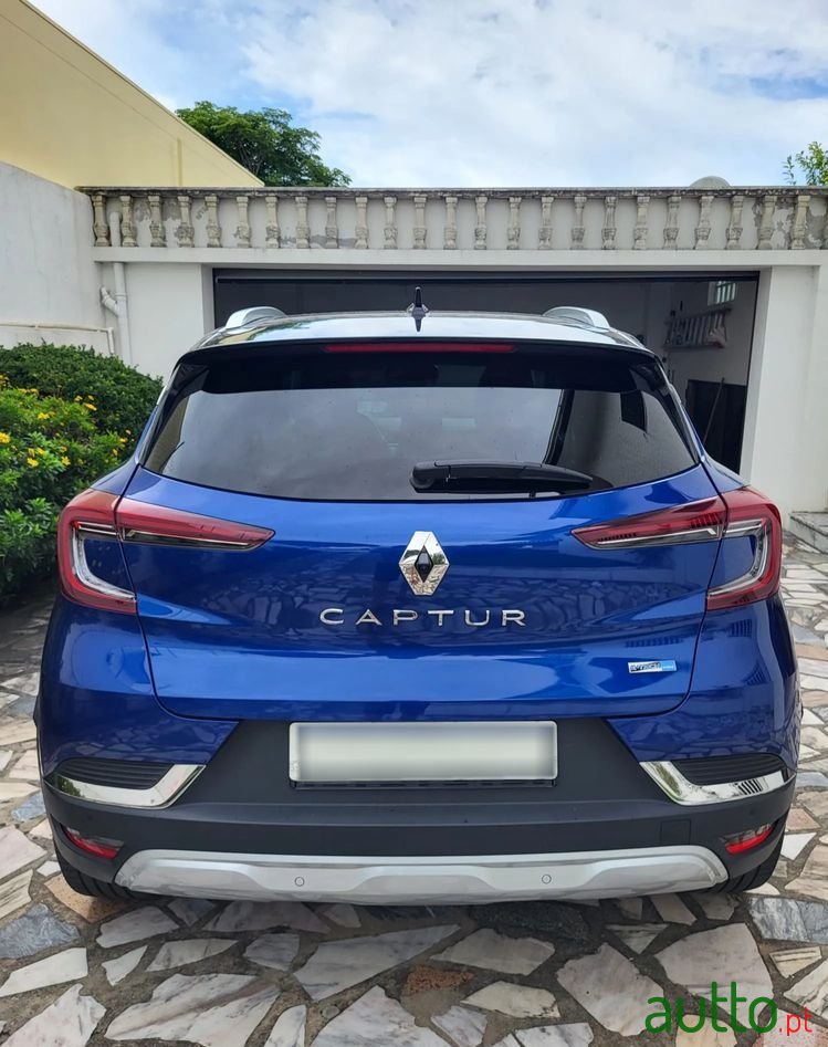 2020' Renault Captur photo #2